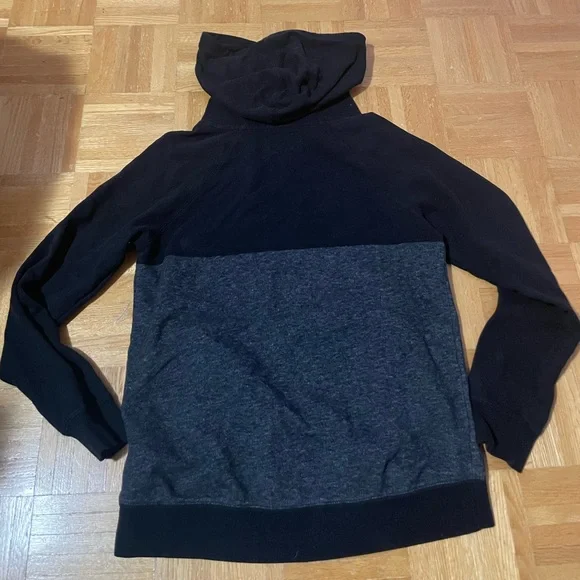 turtleneck sweater from Roots - Picture 3 of 3